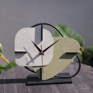 Muyika Brazil Table Clock | 25x22cm Metal Desk Clock in Green Cream | Silent | Vintage Style Home Office Decor | Table Desk Decoration